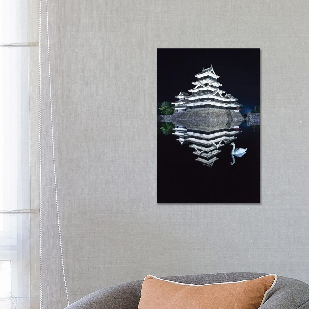 Matsumoto Castle I von Daisuke Uematsu - Galerie-umwickelte Leinwand Giclée auf Leinwand