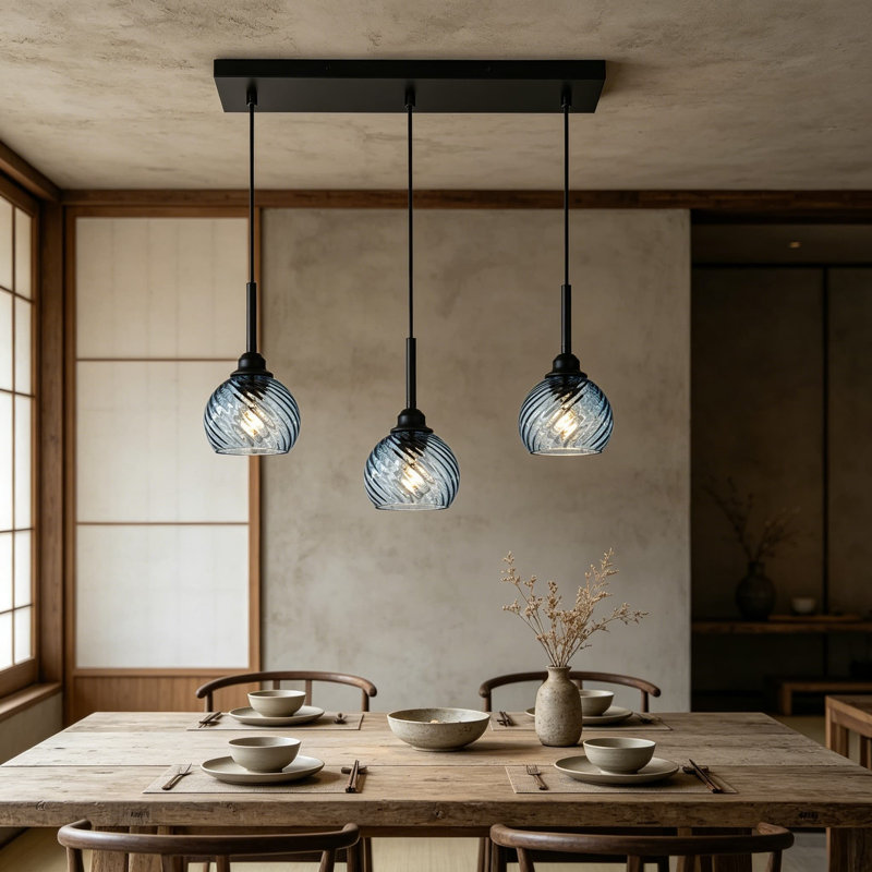 Luminaire suspendu linéaire à 3 lumières pour îlot avec globe en verre à rayures bleues, lustre noir de style campagnard pour cuisine, salle à manger, bar, salon, hauteur de suspension réglable, base standard E26