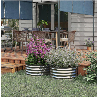 Outsunny Galvanized Raised Garden Bed Set of 2, Planters for Outdoor Plants with Safety Edging, Easy-to-assemble Stock Tanks for Growing Flowers, Herbs and Vegetables, Silver
