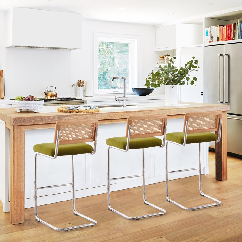 Tabouret rembourré en velours Krickelin, Argent, Vert olive, Tabouret de bar (siège d’une hauteur de 30 po)