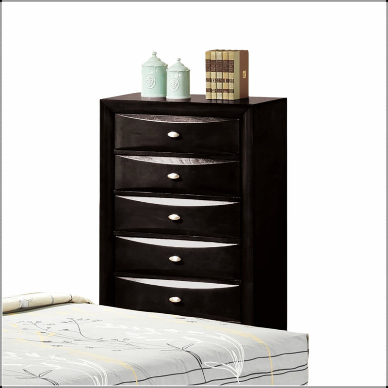 Commode 5 tiroirs à finition noire avec poignées ovales pour un rangement et une élégance transitionnels dans la chambre à coucher
