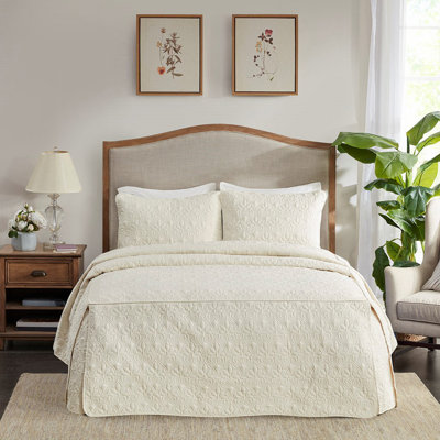 Chic 3-Piece Split Corner Pleated Quilted Bedspread - Cream