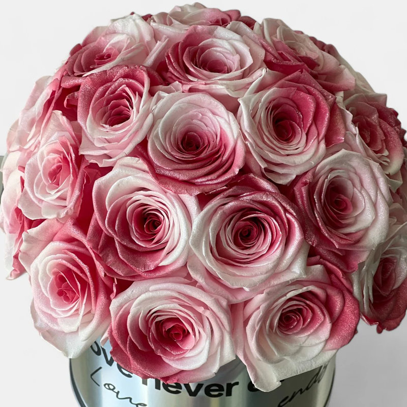 Arrangement floral de roses conservées, Rose
