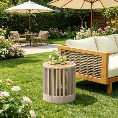 Table d'appoint d'extérieur ronde en corde d'acacia beige et en bois d'acacia naturel, table d'appoint de patio résistante aux intempéries pour le jardin, la cour et le balcon