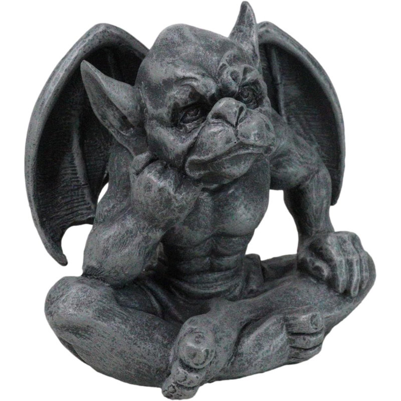 Figurine de pensée gargouille à oreilles avec une joue sur la joue