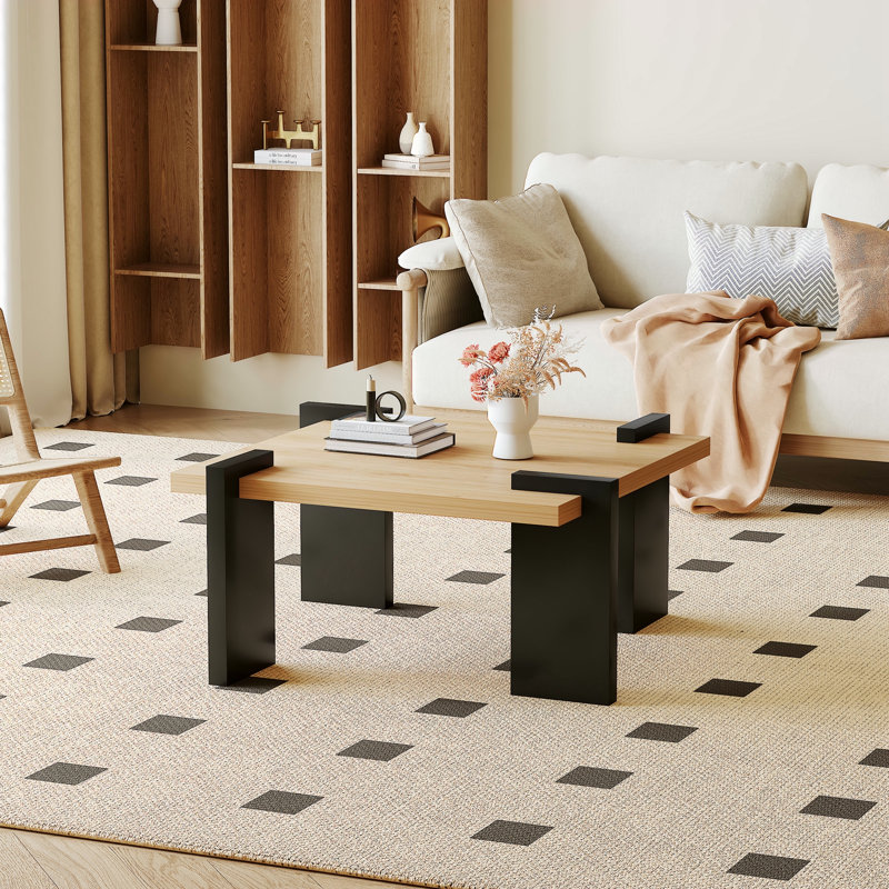 Table basse en bois naturel et panneau de fibres à densité moyenne coloré