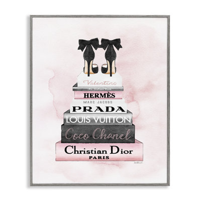 «Heels Pink Silver Bookstack Glam Fashion» par Amanda Greenwood, reproduction d'impression