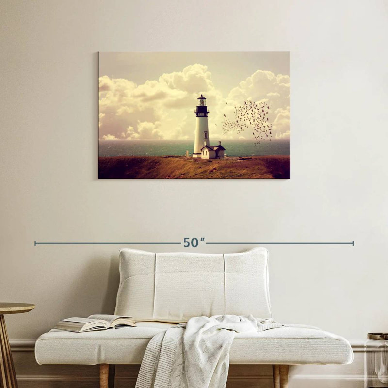 Old white lighthouse Aletra, H 24 po x l 36 po