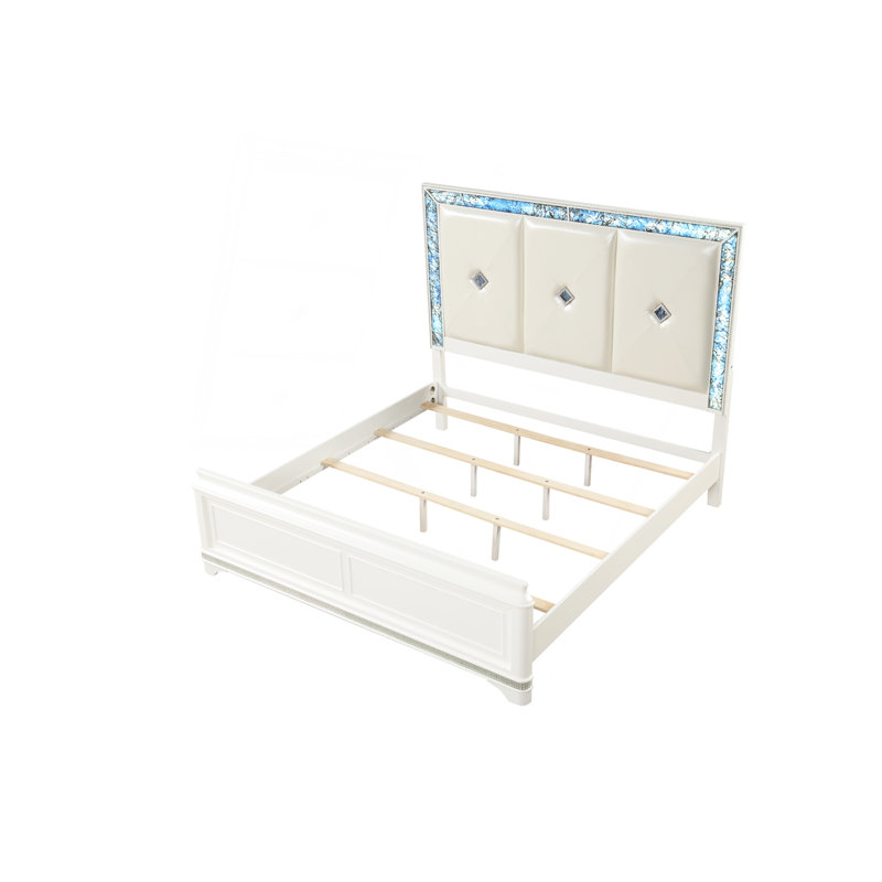 Très grand lit tapissier de style moderne en bois