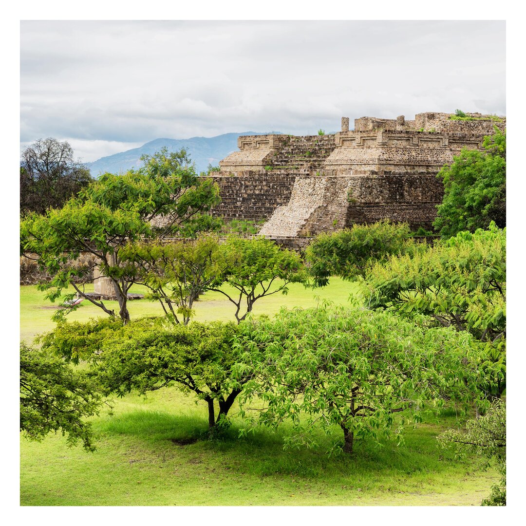 Strukturierte Tapete Pyramids of Monte Alban 1,92 m x 192 cm