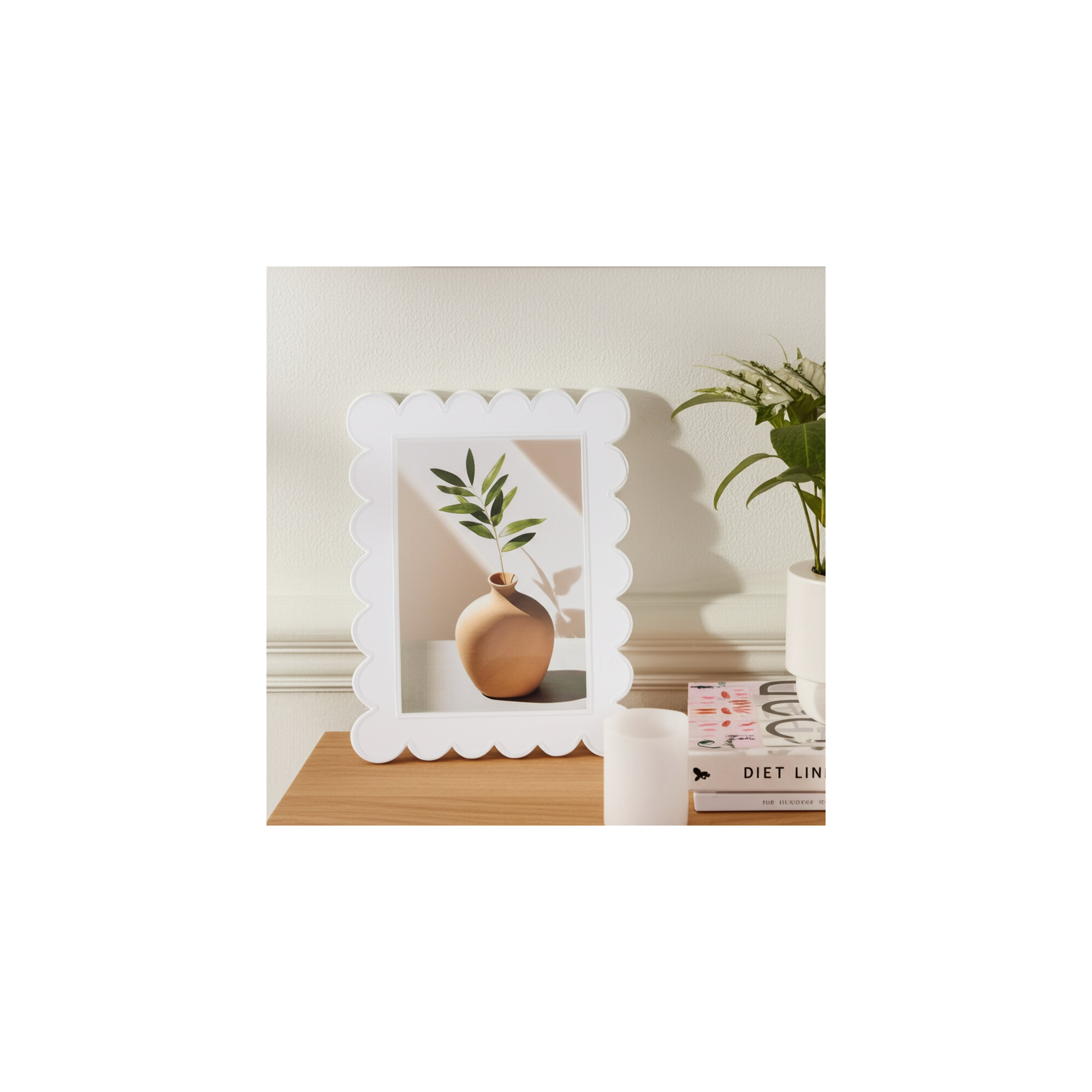 Lilly Scallop Edge Photo Frame, White, 4" W x 6" H