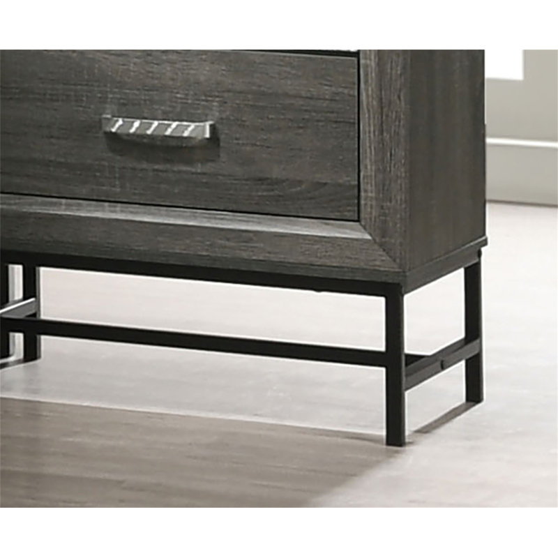 Commode de style contemporain à 4 tiroirs avec pieds en métal et poignées décoratives en acrylique