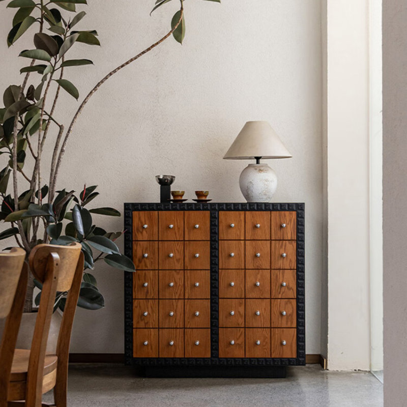 Minimalist And Exquisite Sideboard