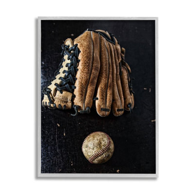 Baseball et gant sur fond noir - reproduction de photo