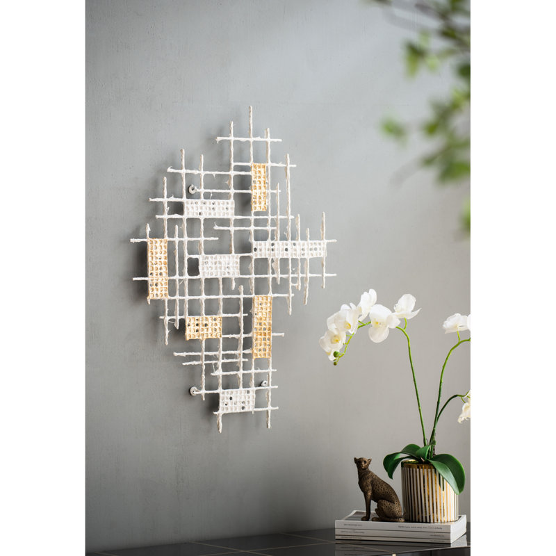 Ornement mural Modern Home - géométrique 31,7 x 1,6 x 23,6 po, blanc + accent or 31,7 x 1,6 x 23,6 po, blanc et doré, ajoute de l'élégance à