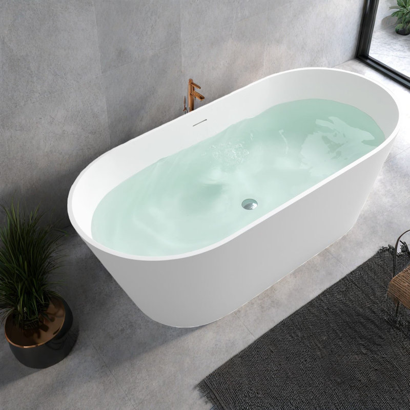 Baignoire profonde et bain tourbillon