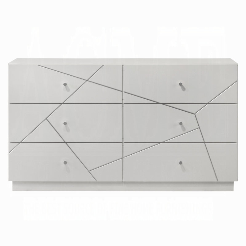 Commode Esy de 62 po de largeur, 6 tiroirs, boutons en cristal, motif blanc sculpté