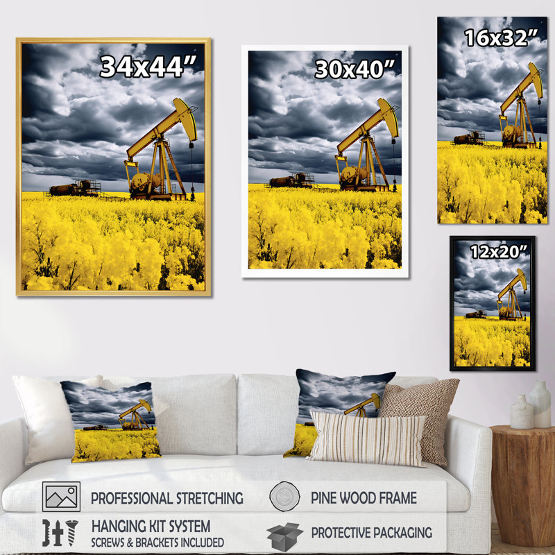 «Green and Yellow Oil Drilling Rig Meadow I», reproduction sur toile, Cadre flottant doré, H 40 po x l 30 po x P 1,5 po