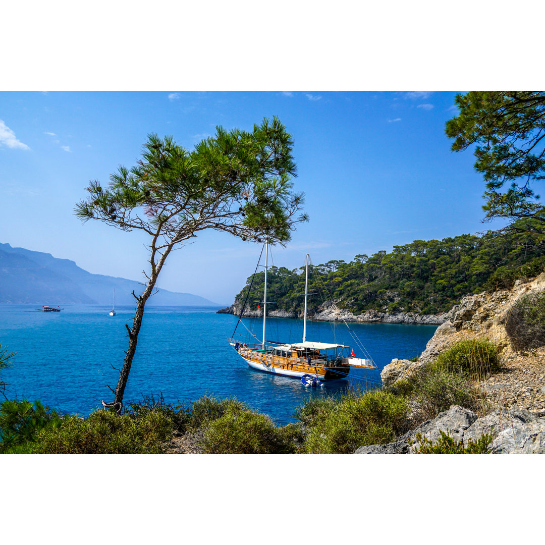 Bootstour in Oludeniz von Kenan Olgun - Leinwandbild