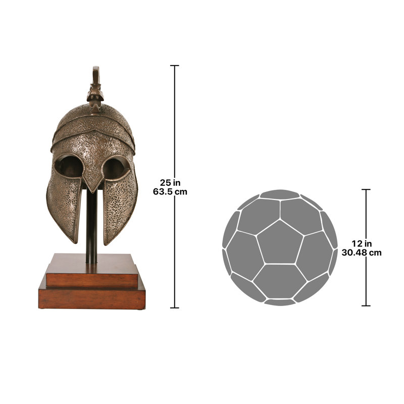 Sculpture de casque de combat macédonien