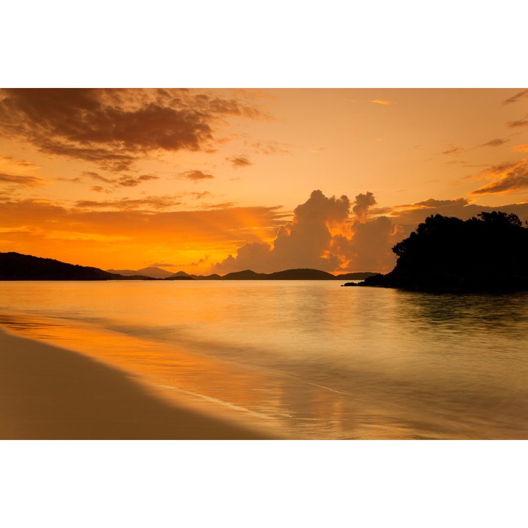 Sonnenuntergang am Strand von Trunk Bay