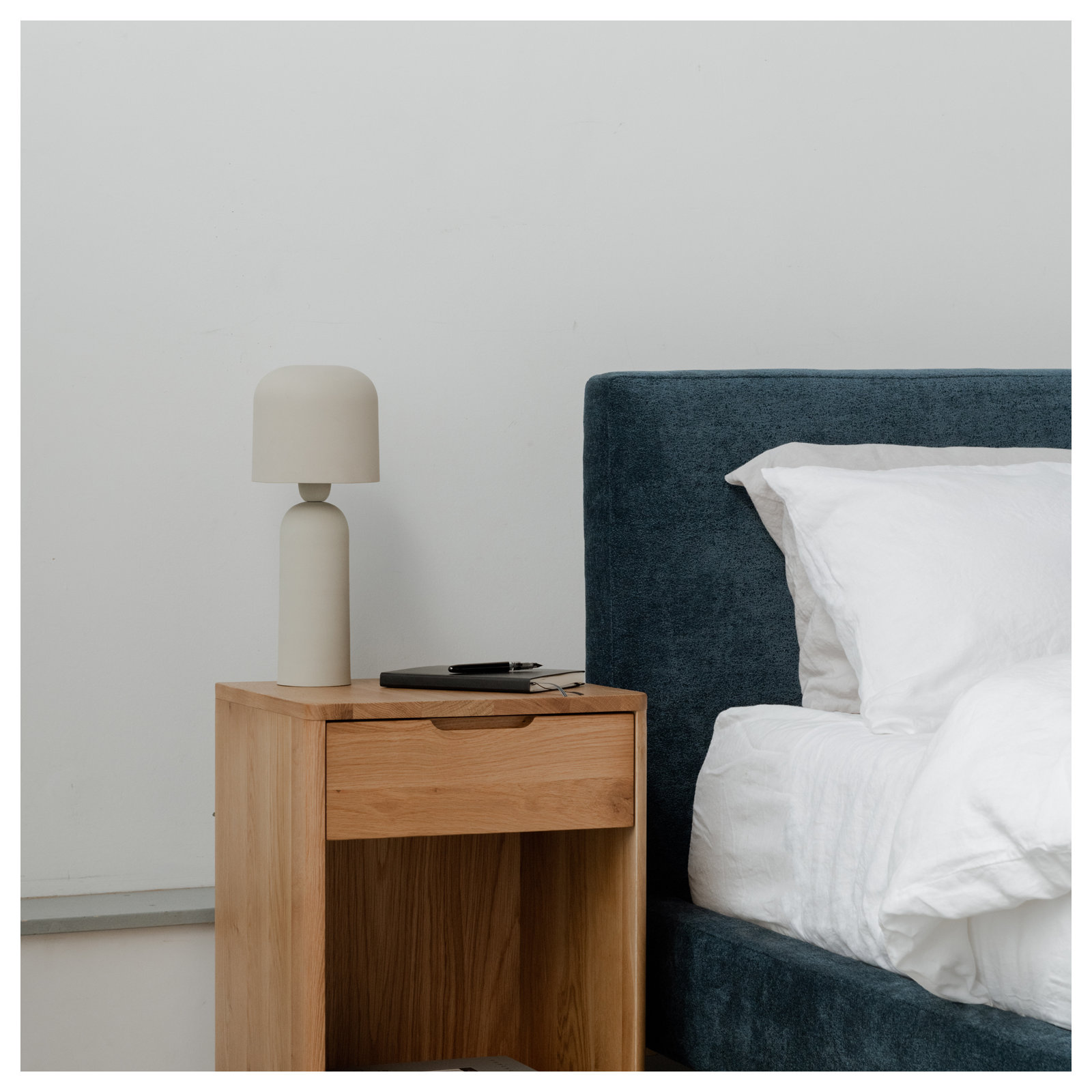 Odie Metal Table Lamp, Beige