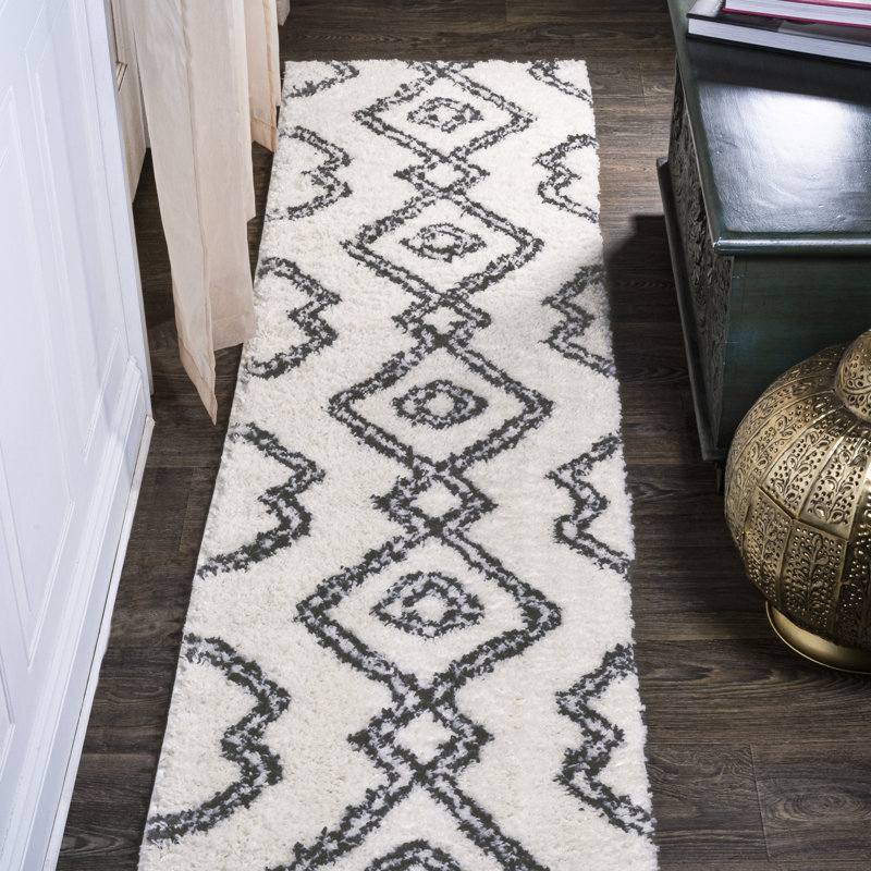 Kips Bay Moroccan Style Diamond Shag White/Gray Rug, Runner 2' x 10'