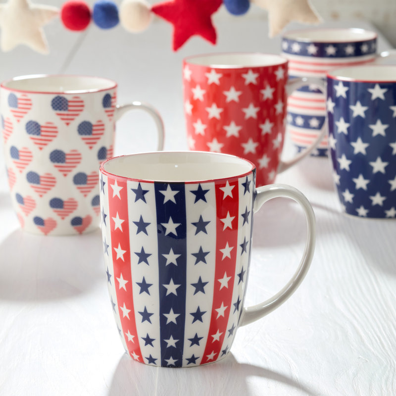 Ensemble de grandes tasses en porcelaine à motif patiné Patriotic