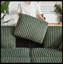 Canapé de 84 pouces en velours côtelé 3 places avec 3 coussins de dossier, 2 coussins décoratifs, 2 repose-pieds, 2 espaces de rangement et cannelures de maintien des tasses Canapé confortable pour le salon