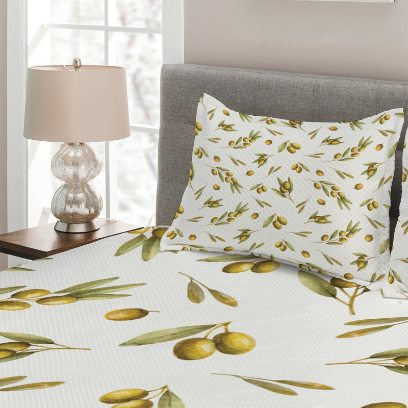 Vibrant Farmhouse / Country Floral Coverlet, King Bedspread + 2 Shams