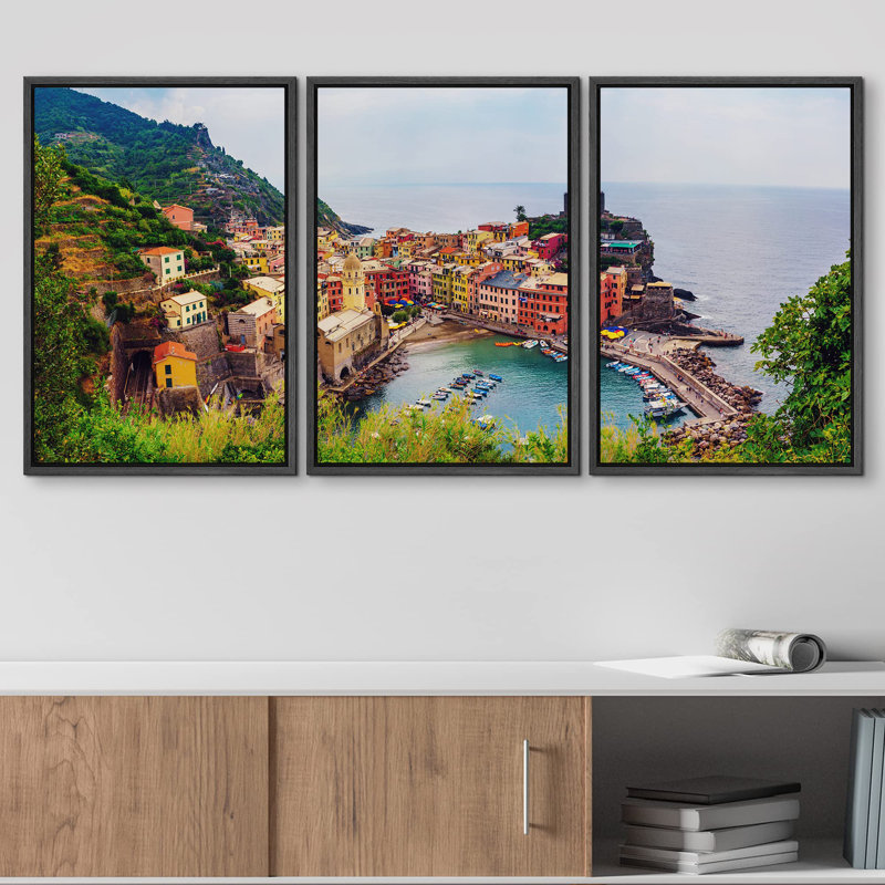 Vue de la maison colorée côtière de Cinque Terre, Italie, H 24 po x l 48 po, Cadre flottant noir