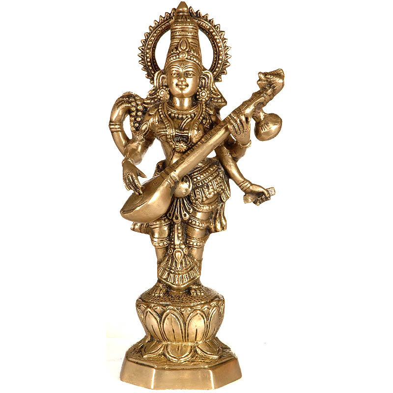 Saraswati debout jouant du Veena