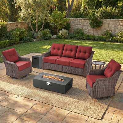 Ensemble de canapé de patio en rotin de qualité supérieure 5 pièces avec coussins pivotants de 360 ° à 6 degrés, table de foyer au gaz, table de bout et cachette de réservoir, ensemble de mobilier d'extérieur