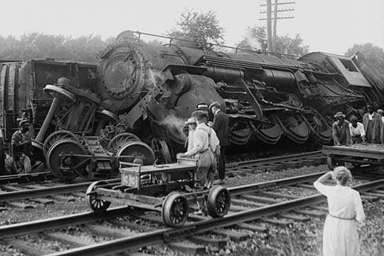 « railroad wreck »-reproduction de photo, H 28 po x l 42 po x P 1,5 po