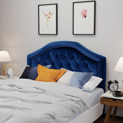 Tête de lit à boutons en velours bleu marine, grand et grand, avec têtes de clous tendance en velours capitonné chic et contemporain
