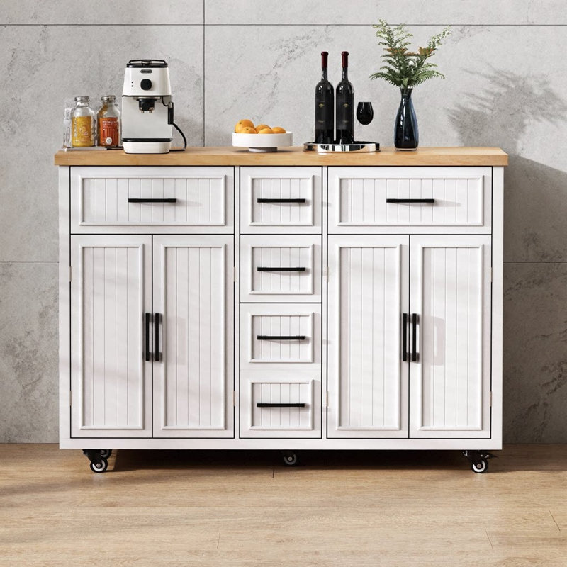 Îlot de cuisine 56,5 po avec rallonge et prise de courant | Chariot de cuisine sur roulettes avec 4 portes, 5 tiroirs profonds et tablettes réglables | Conception de maison de campagne à rayures verticales en relief avec ports USB / Type-C