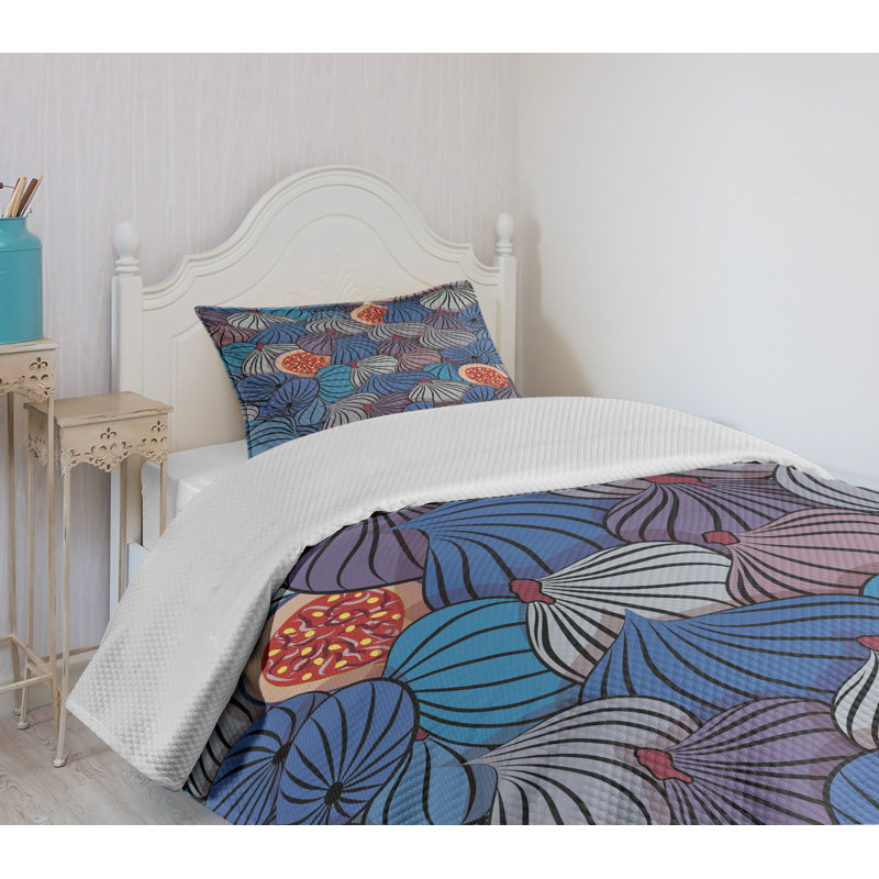 Gray and Blue Fig Pattern Twin Quilted Bedspread Set