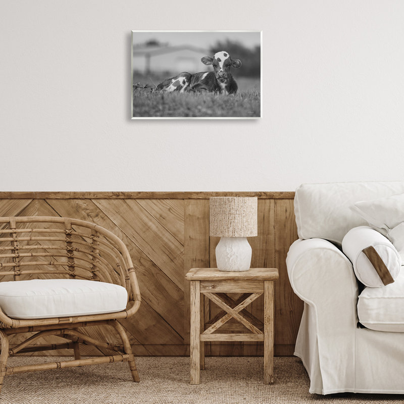 Art mural, "Vache au repos dans l'herbe" par Dakota Diener, H 13 po x l 19 po