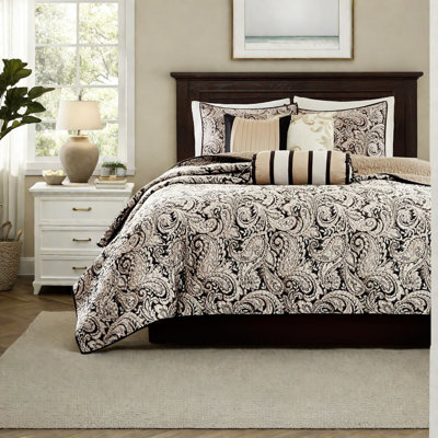 Elegant Jacquard Quilt Bedding Set, Cotton Material, Traditional Style, Perfect For Home
