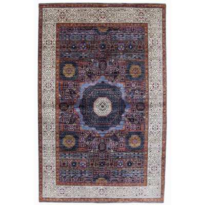 High-Quality Hand-Knotted Grey And White Area Rug