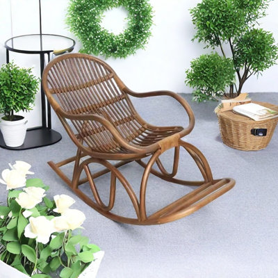 Chaise berçante en rotin