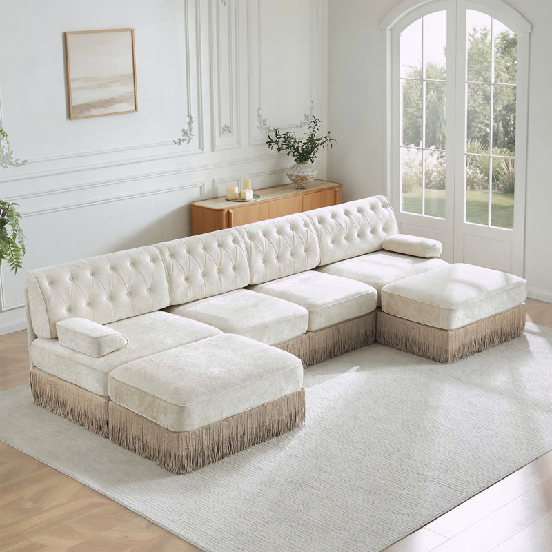 Canapé modulaire en velours 4 places avec capitonnage Chesterfield et jupe à pampilles, Beige