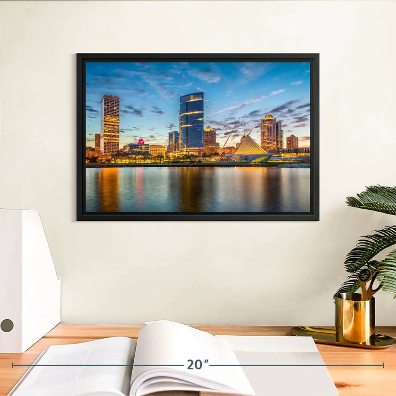 Milwaukee Cityscape, Cadre flottant noir, 13 po x 9 po