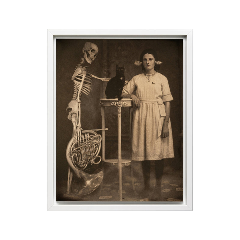 Jeune fille et squelette, H 24 po x l 32 po, Affiche, Cadre noir