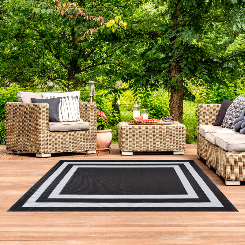 Tapis intérieur / extérieur noir Aisha, Rectangle de 8 pi x 10 pi