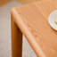 Table en bois de cerisier brun moderne et minimaliste-1062093631