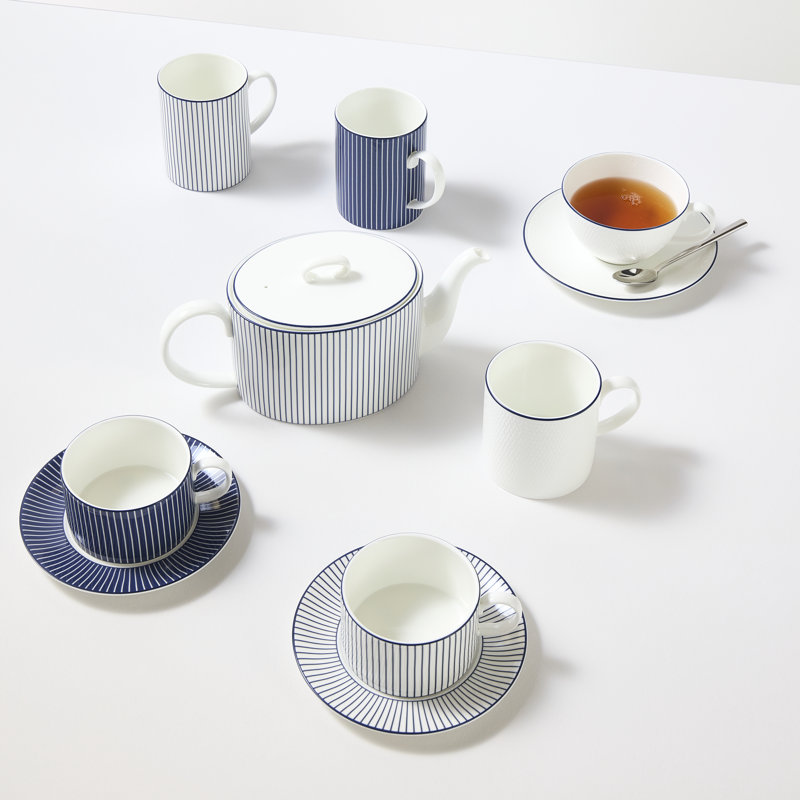 Wedgwood Gio Teapot 31.7floz Pinstripe White