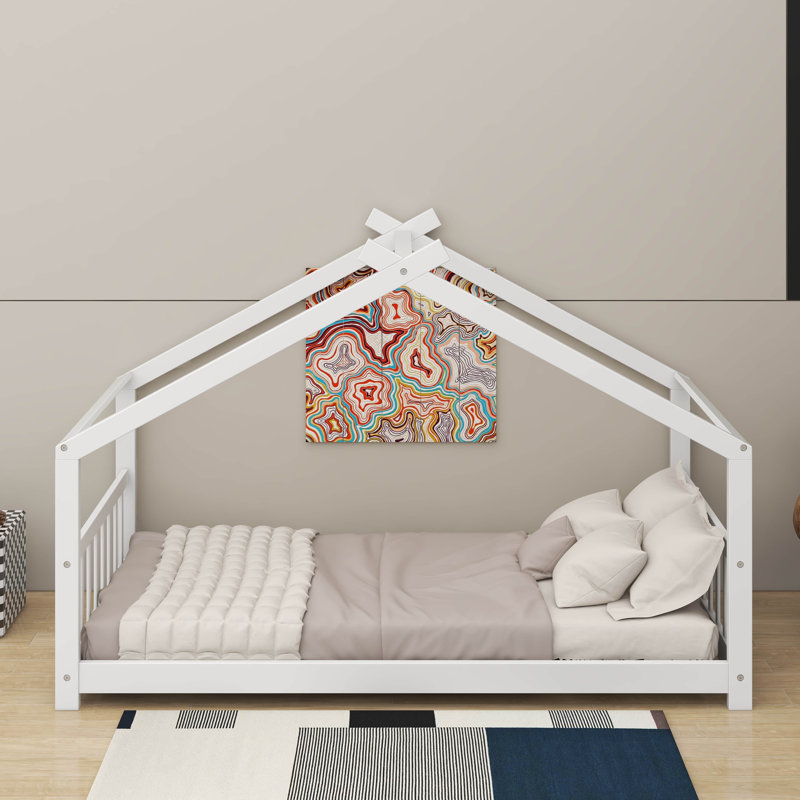 Lit simple en bois, Blanc