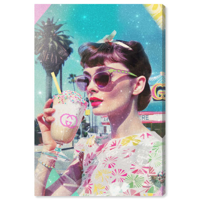 Art mural rose sur toile Just a Sundae Gal par Art Remedy