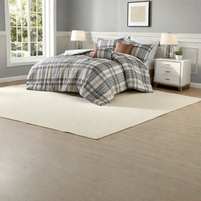 Hypoallergenic Plaid Bedding Set, Comfortable Polyester, Classic Style For Home